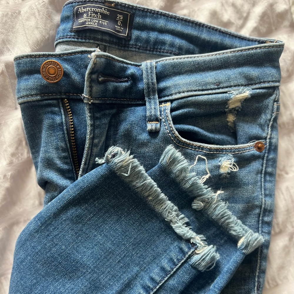 Abercrombie & Fitch Harper Low Rise Ankle Jean